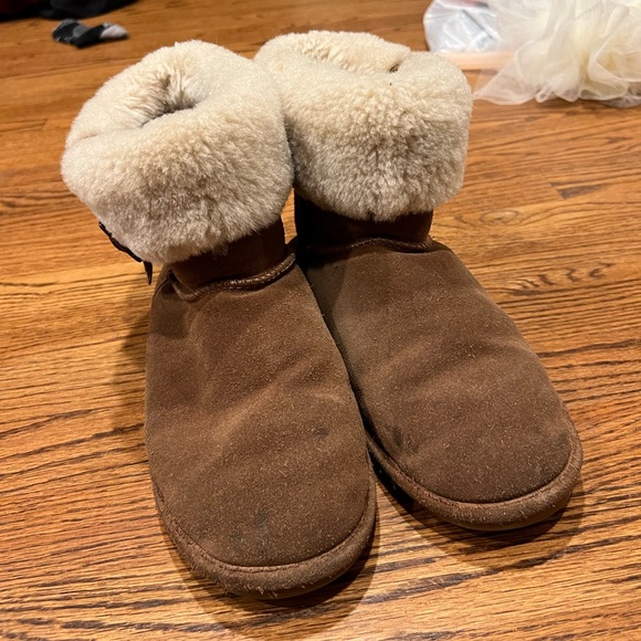 Uggs - Picture 3 of 3